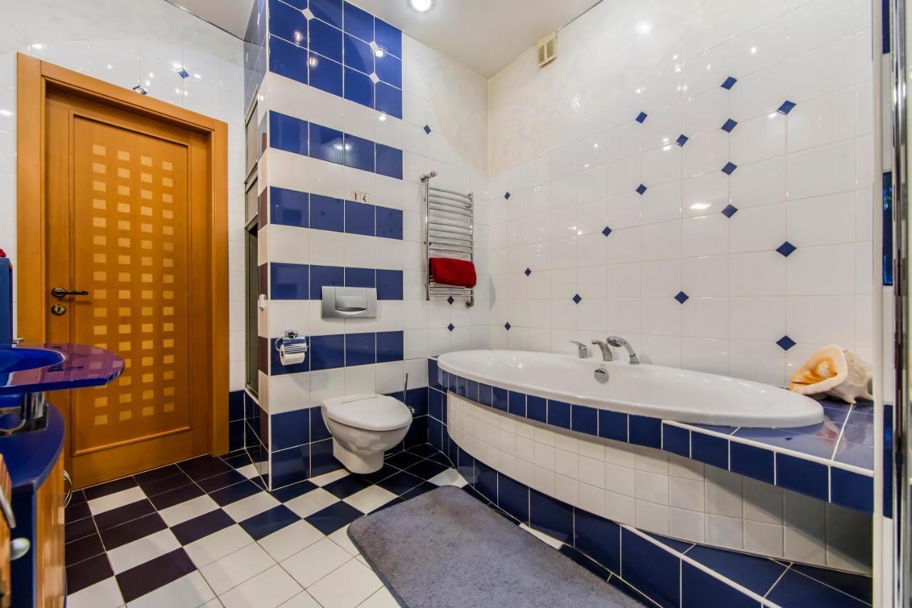 3-Room Apartments On Khreshchatyk. Building With Star Kiew Exterior foto